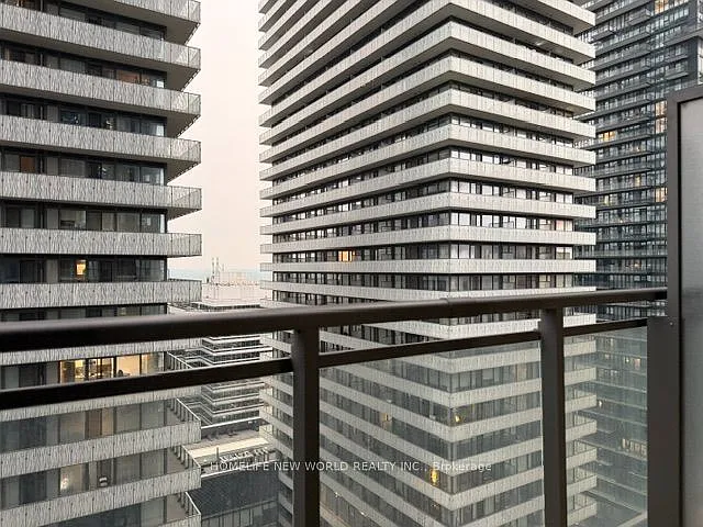 Charles St E — Photo 11