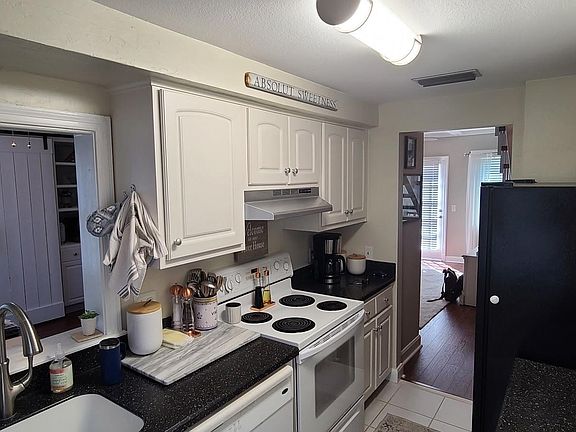 4th image of 1514 Palm Ave