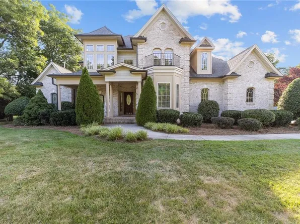 7049 Denison Rd, Summerfield, NC 27358