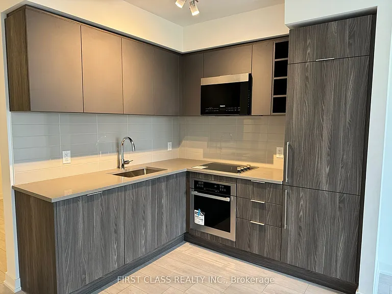 2033 Kennedy Rd #507 — Photo 2
