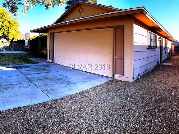 3rd image of 4433 El Carnal Way