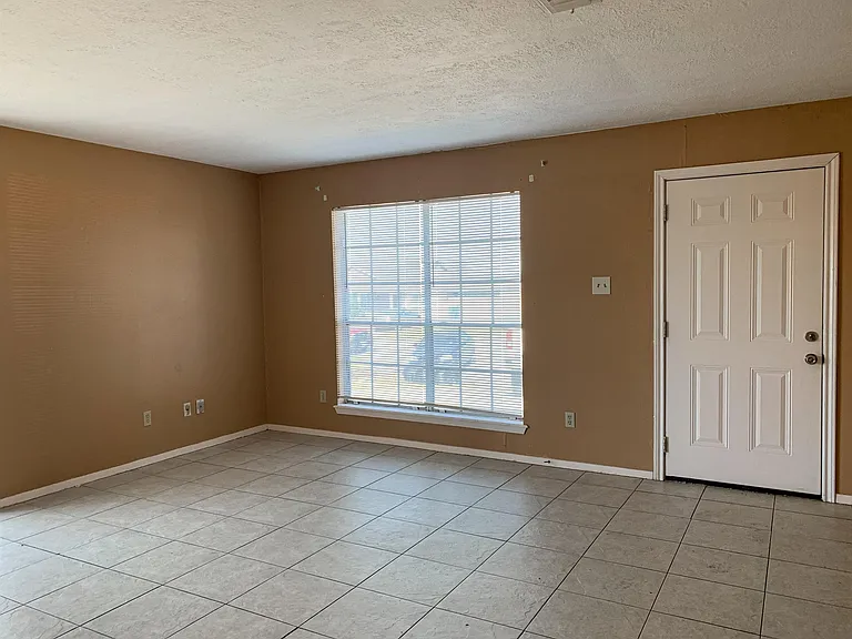 703 Ruth Ct #B — Photo 3