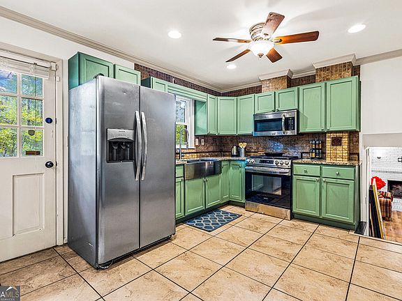 3rd image of 3303 Kilarney Ct