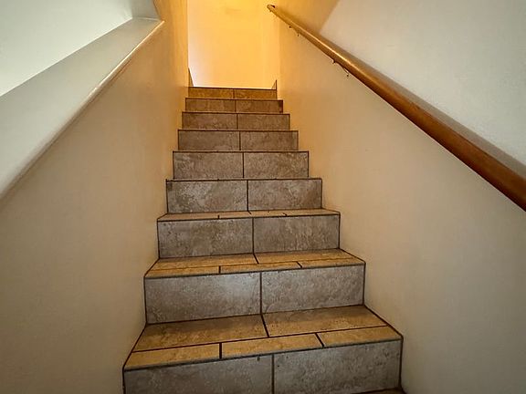 4th image of 262 E Franklin Ave APT 3