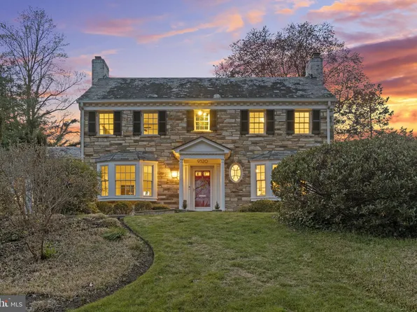 9520 W Stanhope Rd, Kensington, MD 20895