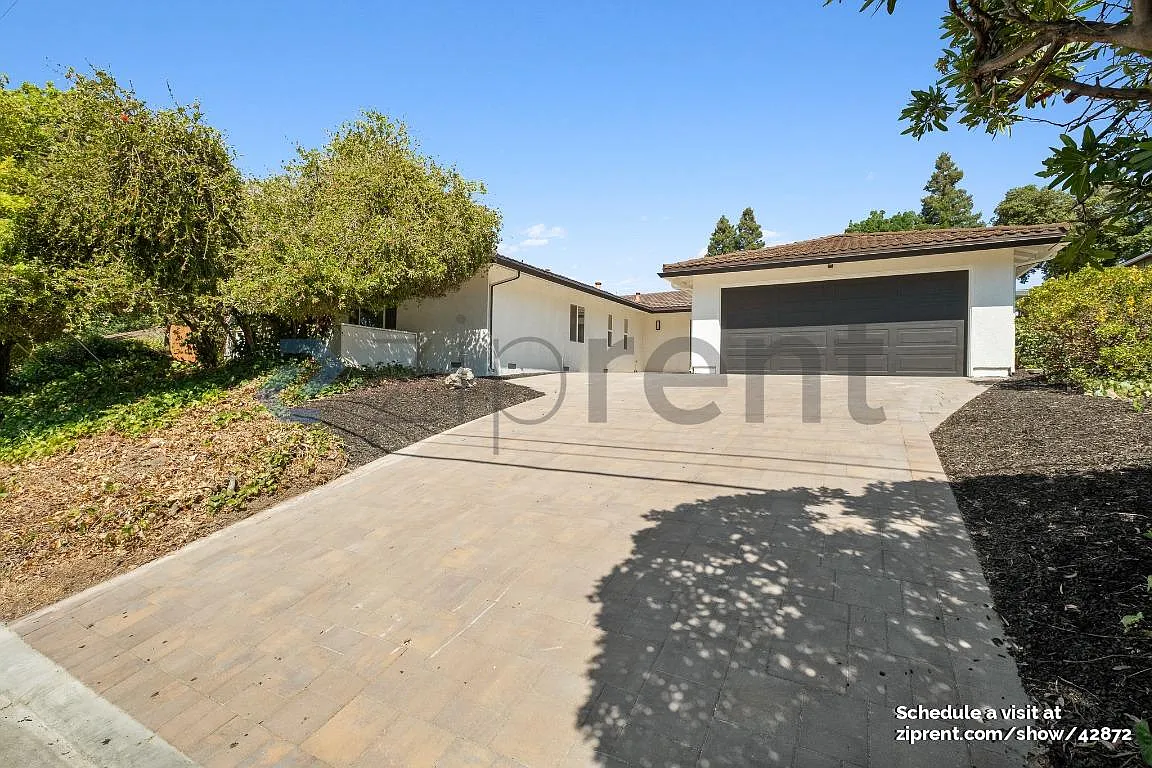 4 bed, 2710 sqft, $4,850 — Photo 2