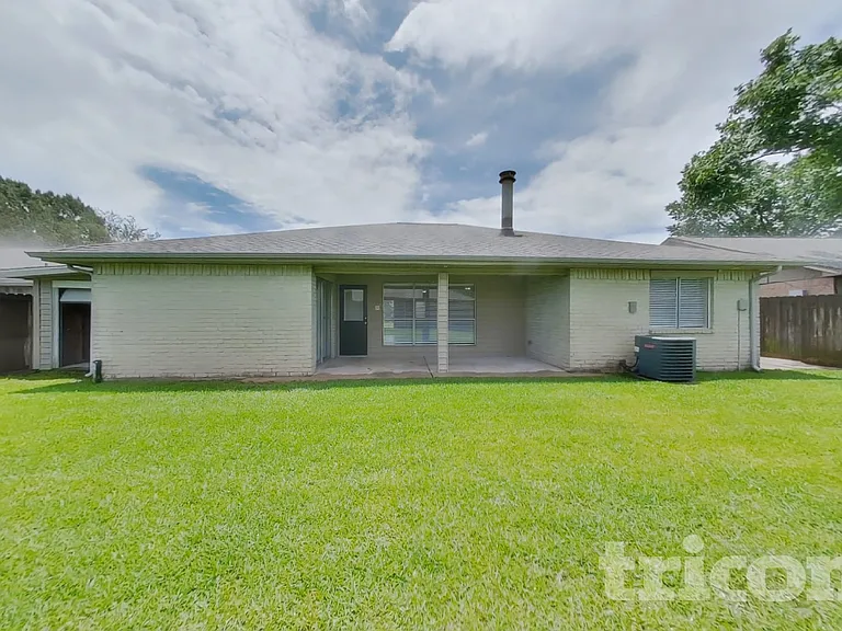 14831 Waterside Dr — Photo 17