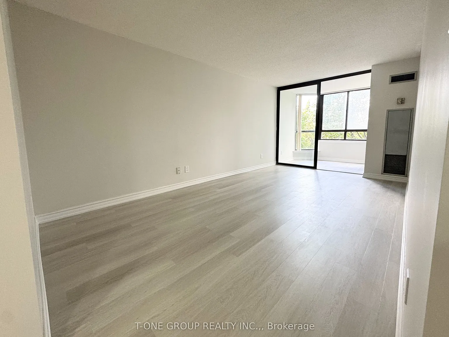 2 bed, $2,400 — Photo 4