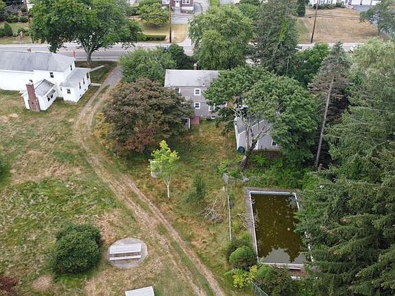 4th image of 140 Cowesett Ave