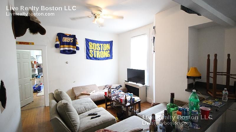 2nd image of 38 Newton St #4R