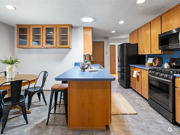 5th image of 18808 10th Avenue Ct E