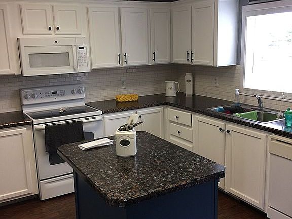 5th image of 1637 Upland Dr