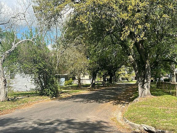 5th image of 2240 Oaklawn Ave