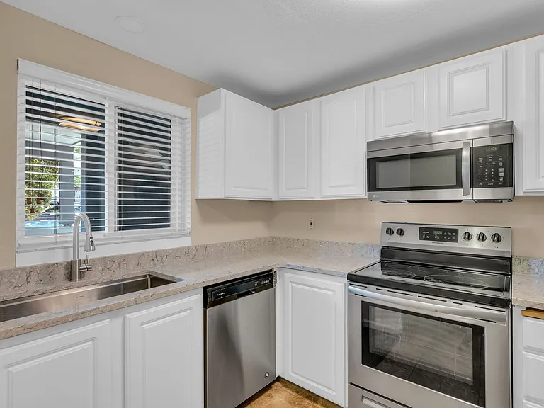 11102 NE 125th Ln #K136 — Photo 12