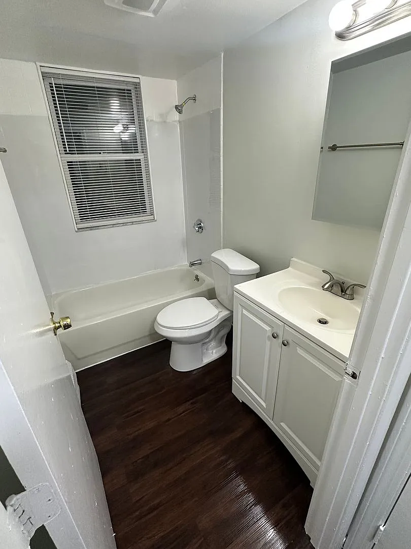 61 Park Ave West — Photo 4