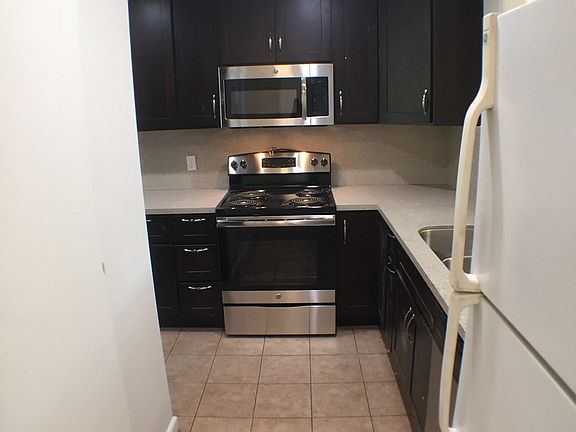 4th image of 131 Shelley Ave APT 4