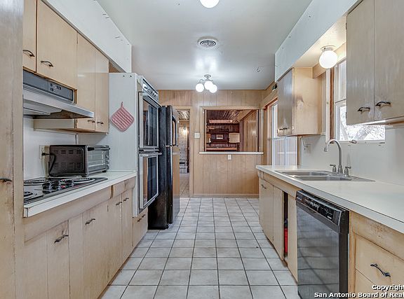 4th image of 324 Fleetwood Dr