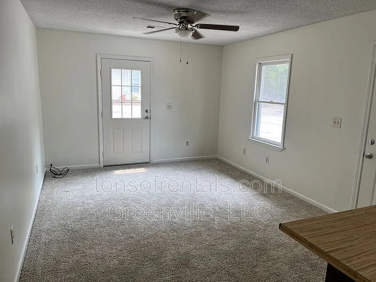 13 Melissa Ct #C — Photo 3