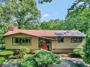 14 Eric Dr, Kinnelon, NJ 07405