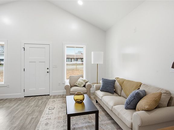 3rd image of 119 Riley St