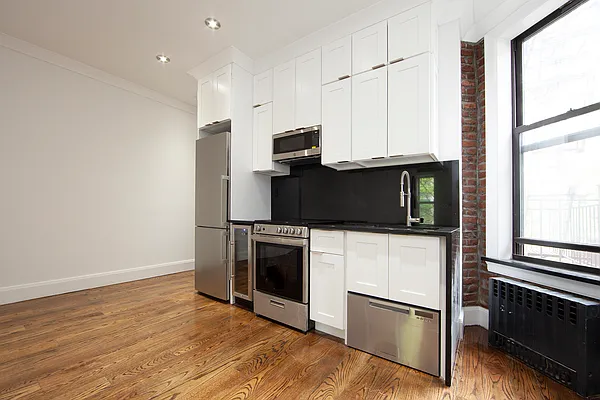 Rented by R New York | media 10