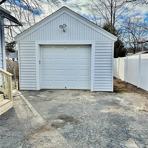 2 Locust Ave — Photo 3