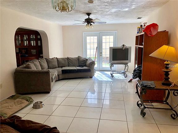 4th image of 932 Wicks Dr