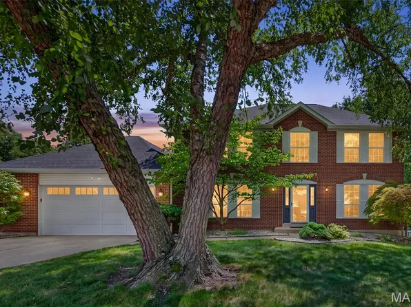10 Docs Ct, Saint Charles, MO 63303