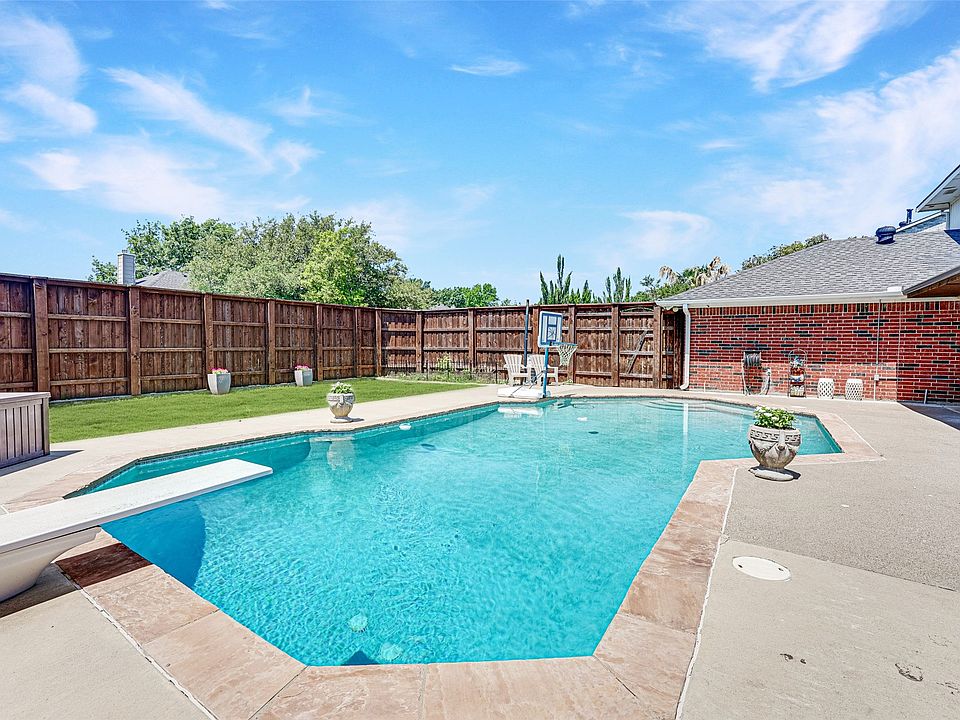 1st image of 906 Heatherwood Dr