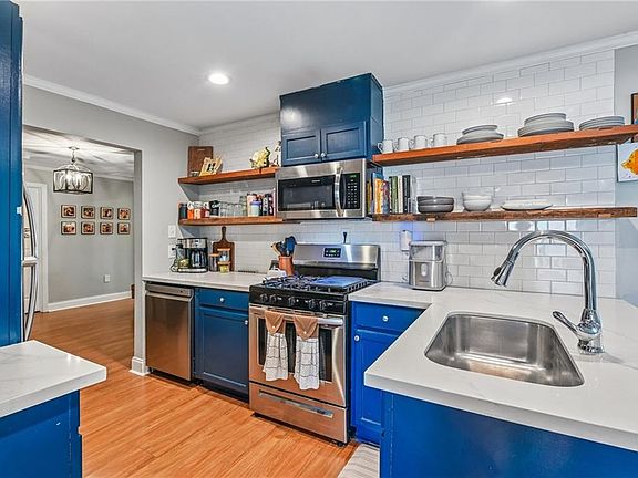 5th image of 6411 Congress Dr