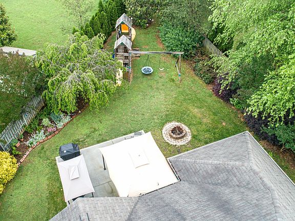 4th image of 615 Darrington Ct
