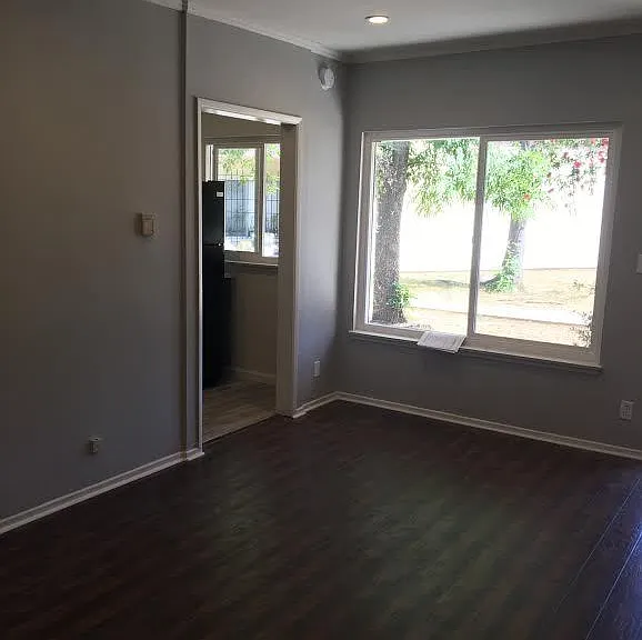141 S Avenue 55 #11 — Photo 9
