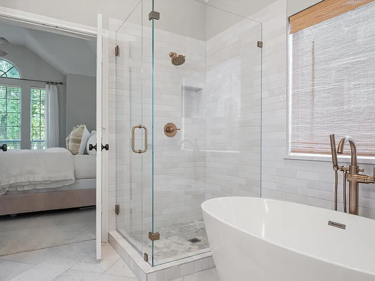 1702 Forest Bend Ln — Photo 18