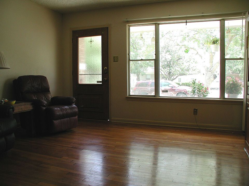2nd image of 115 Fennel Dr