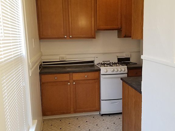 3rd image of 1420 4th Ave W APT 112