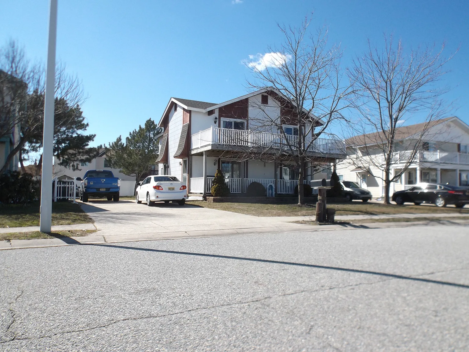 3 bed, $2,300 — Photo 1