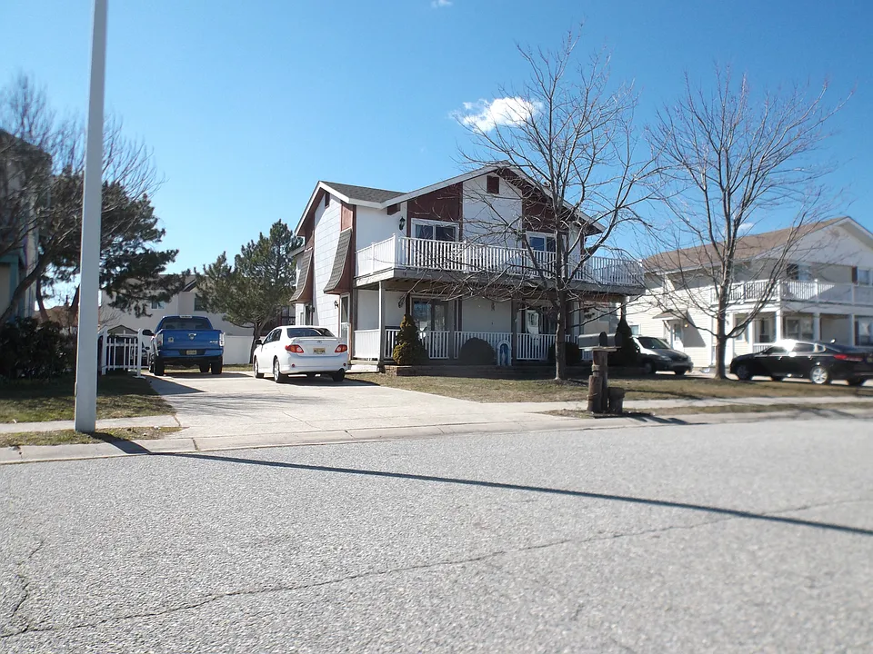 18 Lighthouse Dr