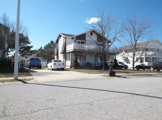 18 Lighthouse Dr, Brigantine, NJ 08203