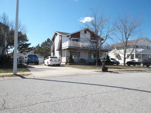 18 Lighthouse Dr, Brigantine, NJ 08203