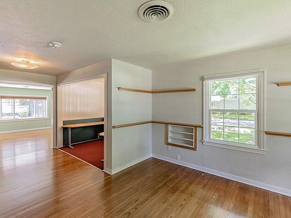 5th image of 1112 Yates St