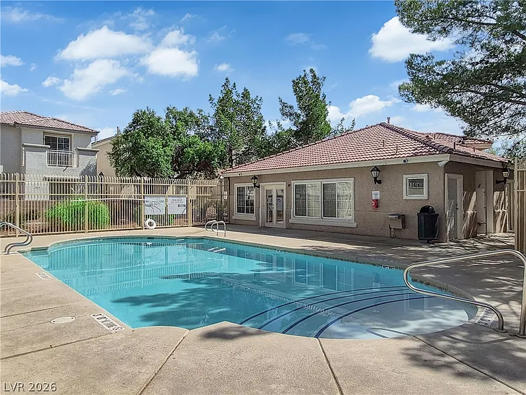 2918 Pelican Breeze Ct — Photo 2