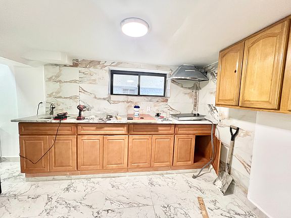 4th image of 2492 E 21st St #Basement