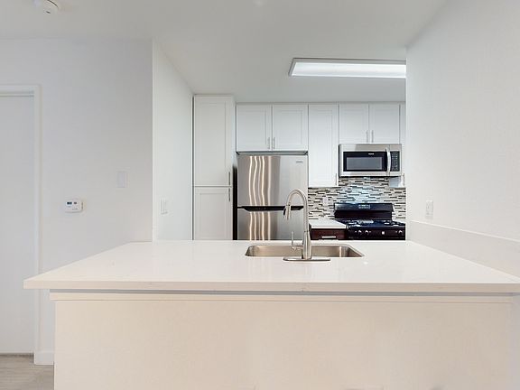 2nd image of 12435 W Jefferson Blvd #4012222
