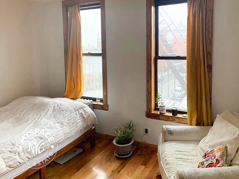 381 Berry St #3B — Photo 7