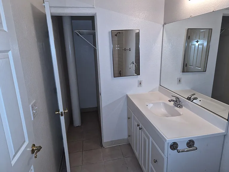 321 Robinson Ave #3 — Photo 7