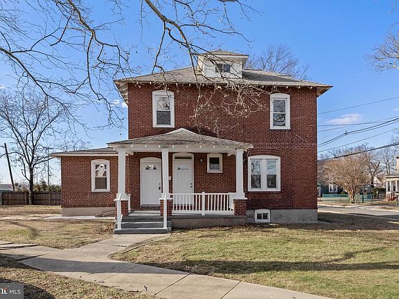 2nd image of 313 Delaware Ave