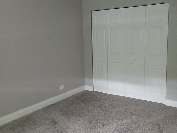 5th image of 16W525 Mockingbird Ln APT 205