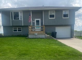 305 Gladys Ave, Yutan, NE 68073