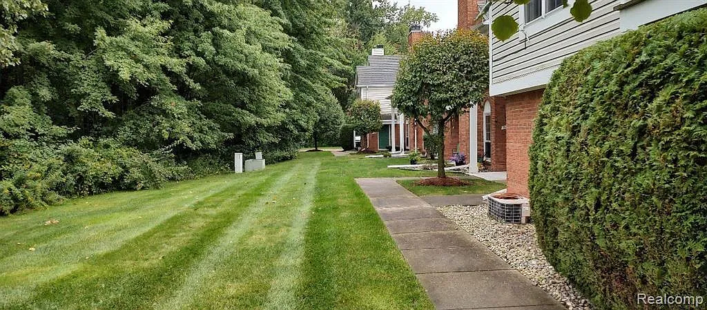 2 bed, 2.0 bath, 1016 sqft, $1,400 — Photo 2