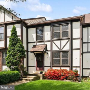 33 Lyndhurst Ct, Sterling, VA, 20165